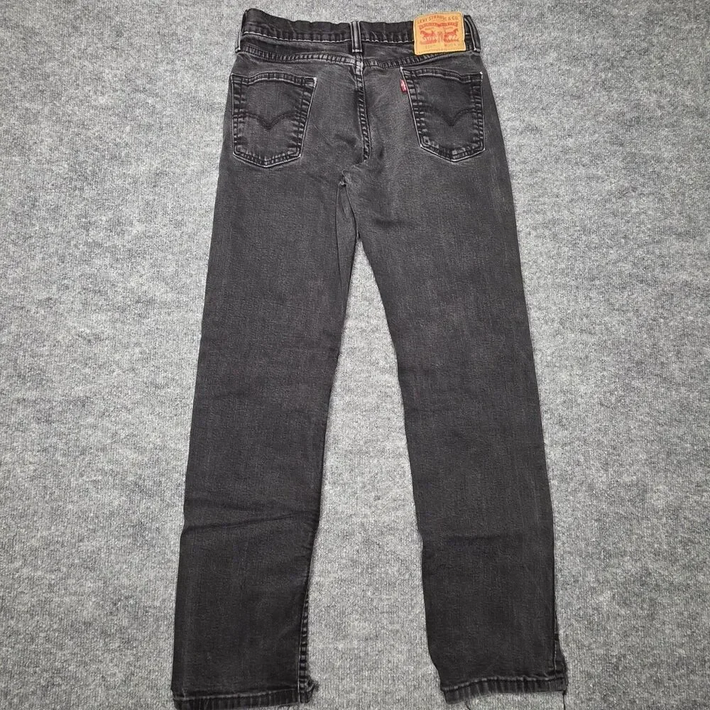 Levis modern yet